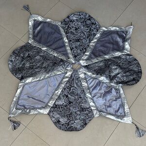 Elegant Silver and Black Paisley Tree Skirt